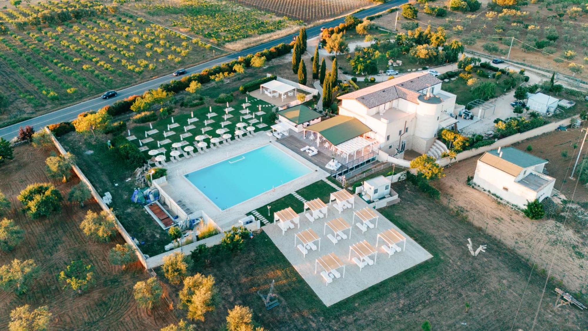 Bed and Breakfast Zyra Garden Club Акуавива-делле-Фонти Экстерьер фото