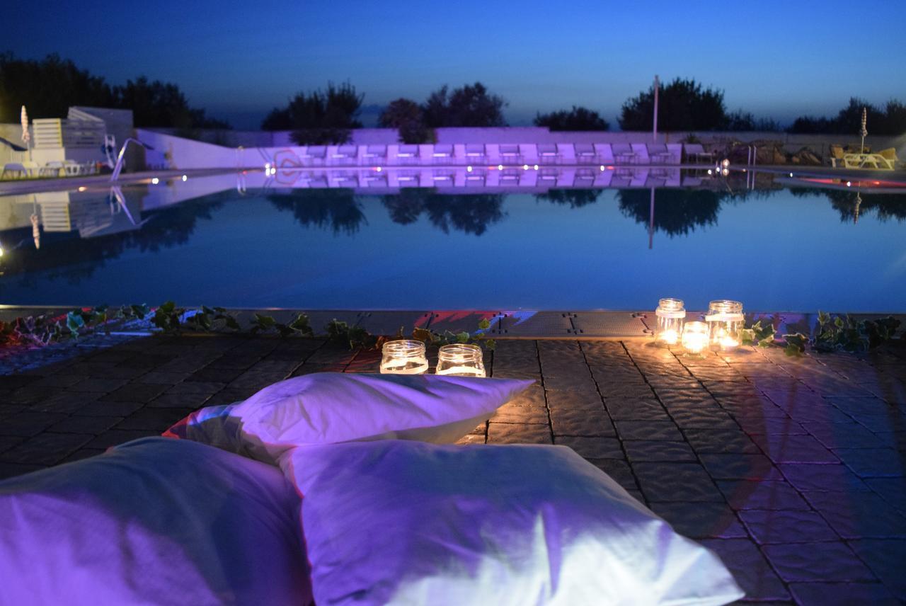 Bed and Breakfast Zyra Garden Club Акуавива-делле-Фонти Экстерьер фото