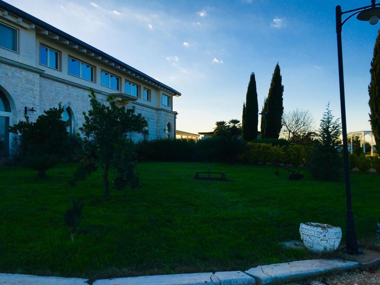 Bed and Breakfast Zyra Garden Club Акуавива-делле-Фонти Экстерьер фото